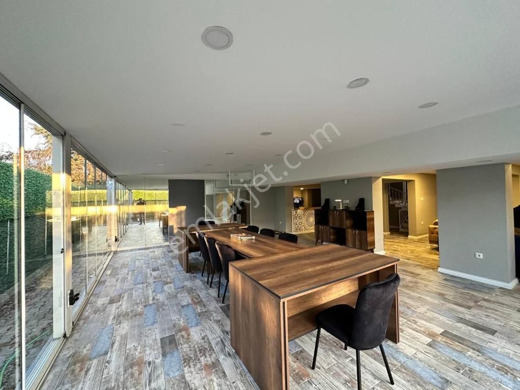 Bursa Merkezde Günlük Kiralık Isıtmalı Havuzlu Muhafazakar Yeşil Panjurlu Villa - Görsel 3