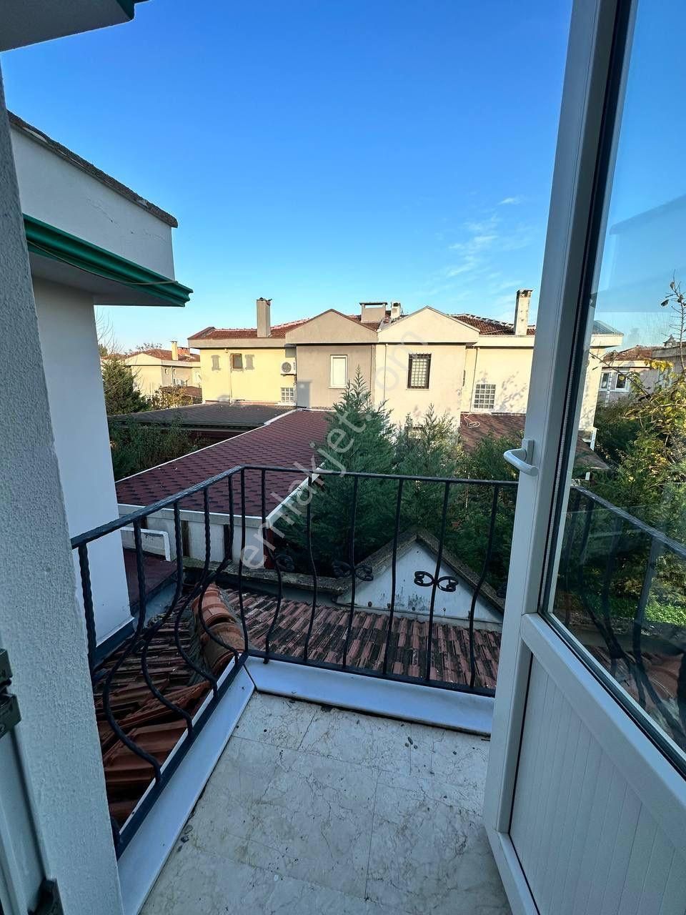 Bursa Merkezde Günlük Kiralık Isıtmalı Havuzlu Muhafazakar Yeşil Panjurlu Villa - Görsel 21