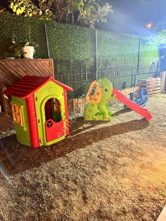 Bursa Merkezde Günlük Kiralık Isıtmalı Havuzlu Muhafazakar Yeşil Panjurlu Villa - Görsel 6