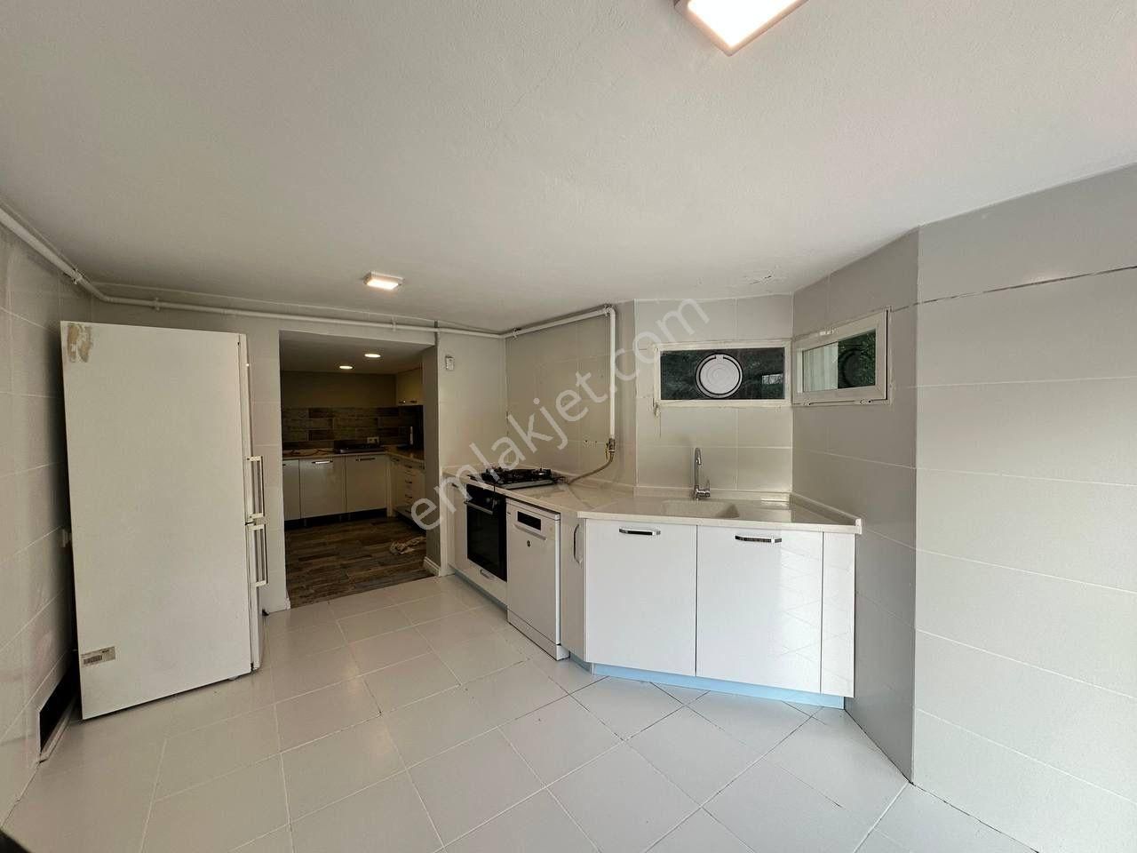 Bursa Merkezde Günlük Kiralık Isıtmalı Havuzlu Muhafazakar Yeşil Panjurlu Villa - Görsel 20