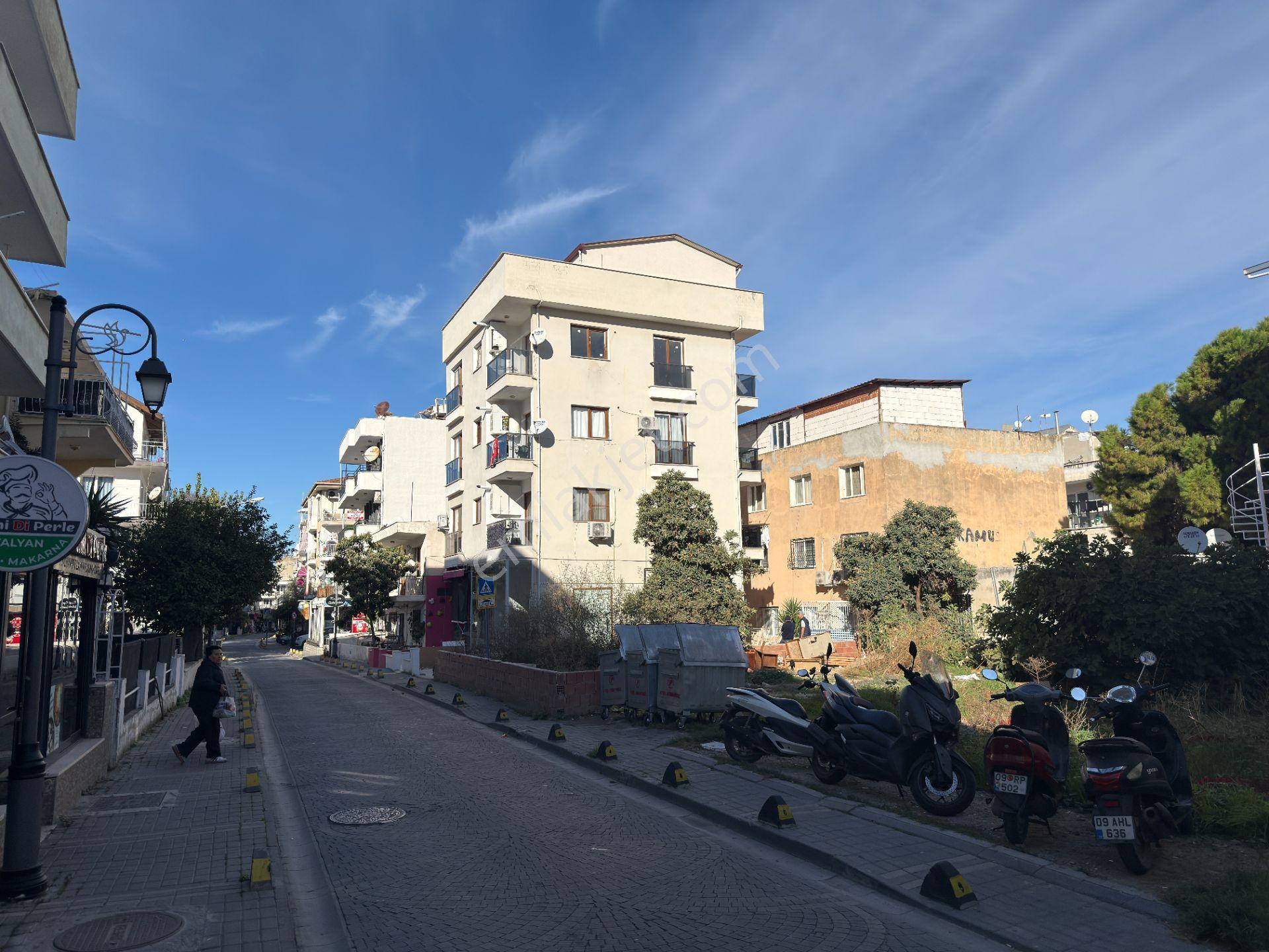 Kuşadası, Türkmen Mh.geniş Teraslı Daire - Görsel 14