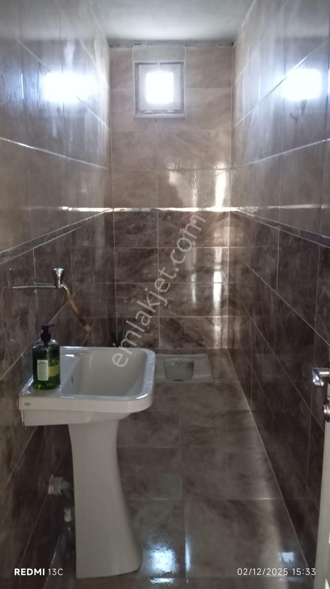 Yukarıkuzfındık Mahallesinde Arsa İçinde 700m2 Köy Evi - Görsel 12