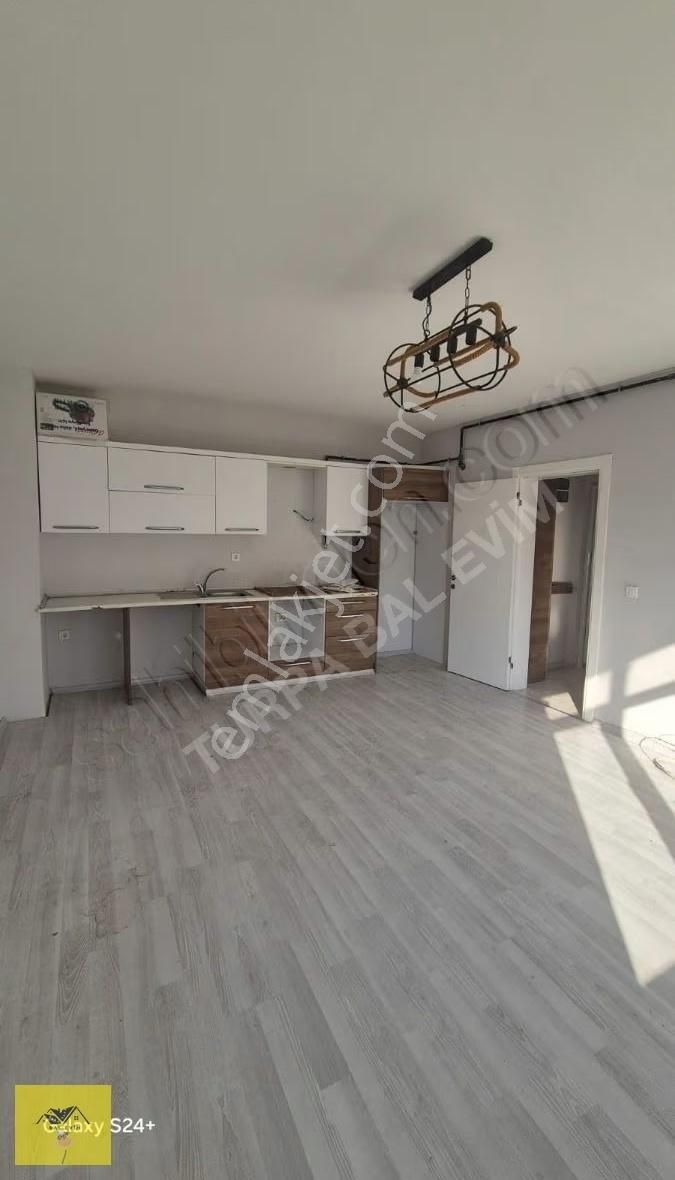Çiğli Evka 5 Havuzlu Sitede 1+1 Satılık Daire - Görsel 8