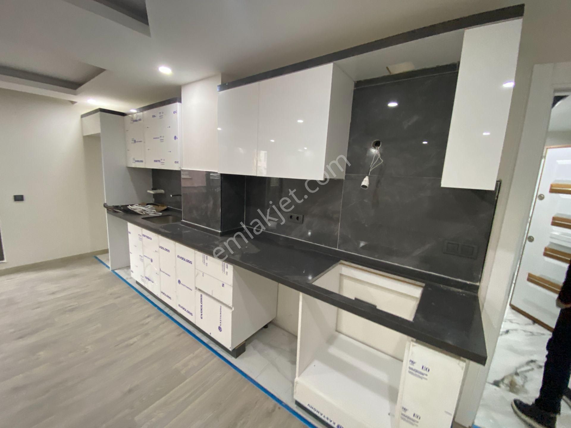 Güllük Ptt Arkası Çok Geniş K.otoparklı 2+1 - Görsel 9