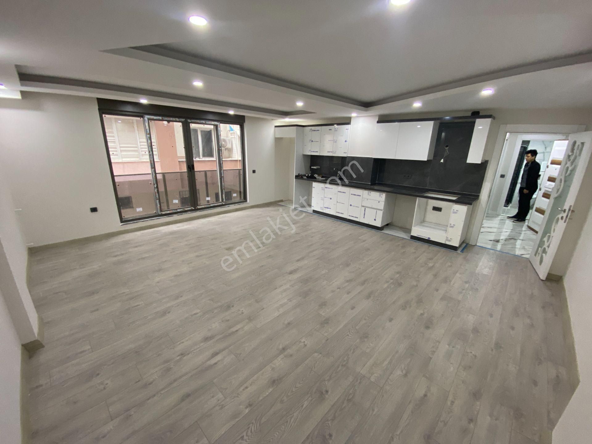 Güllük Ptt Arkası Çok Geniş K.otoparklı 2+1