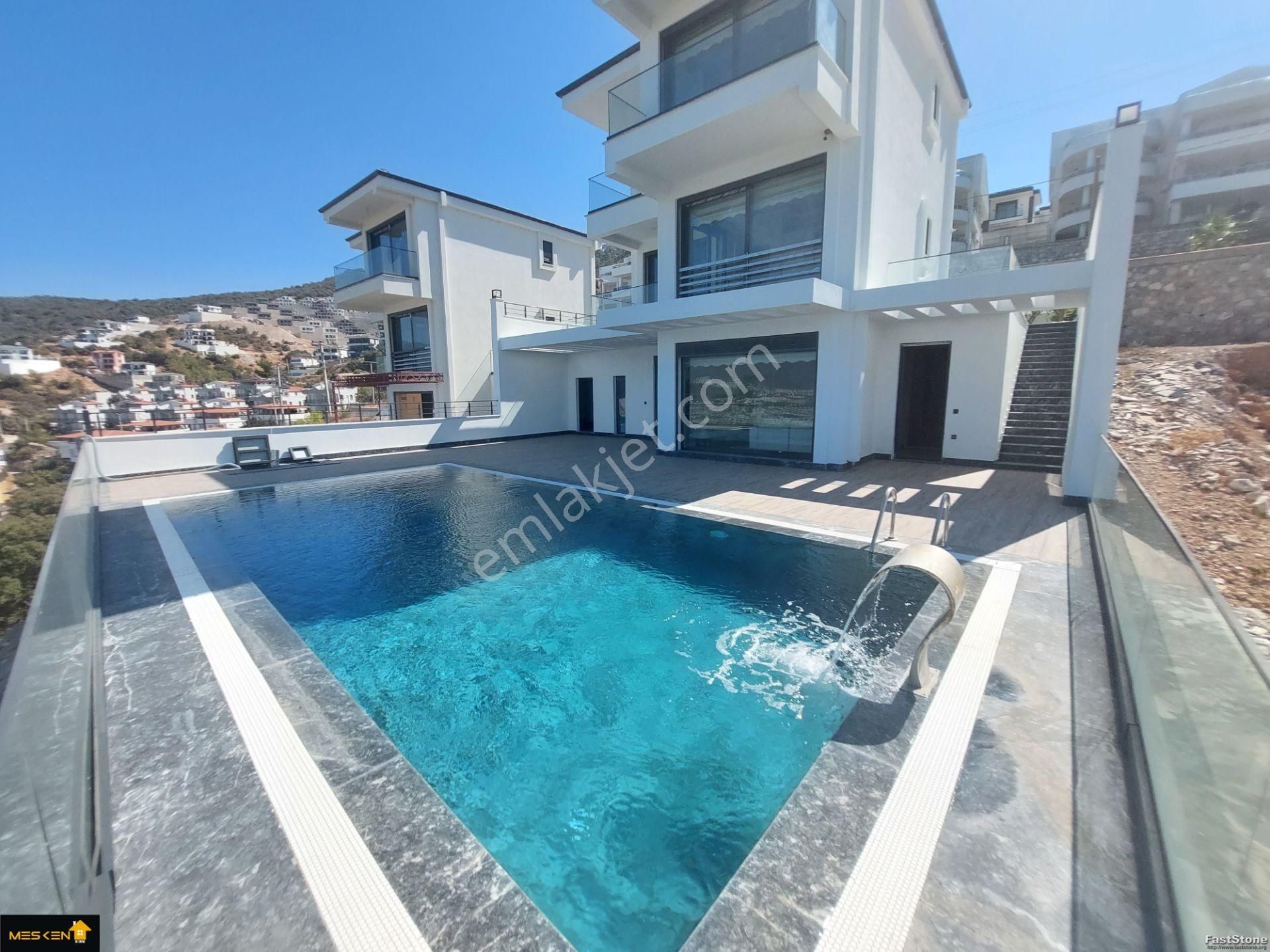 Didim Akbük'de Mavi,sarı Ve Yeşilin En Güzel Tınlarının Buluştuğu Villa!!! - Görsel 3