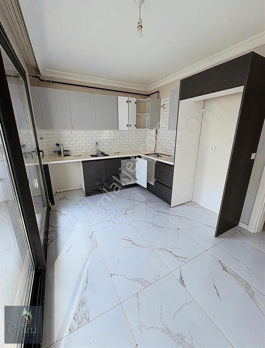 Seferisar Camikebir Muhteşem Lokasyonda Kiralık 3+1 Daire - Görsel 7