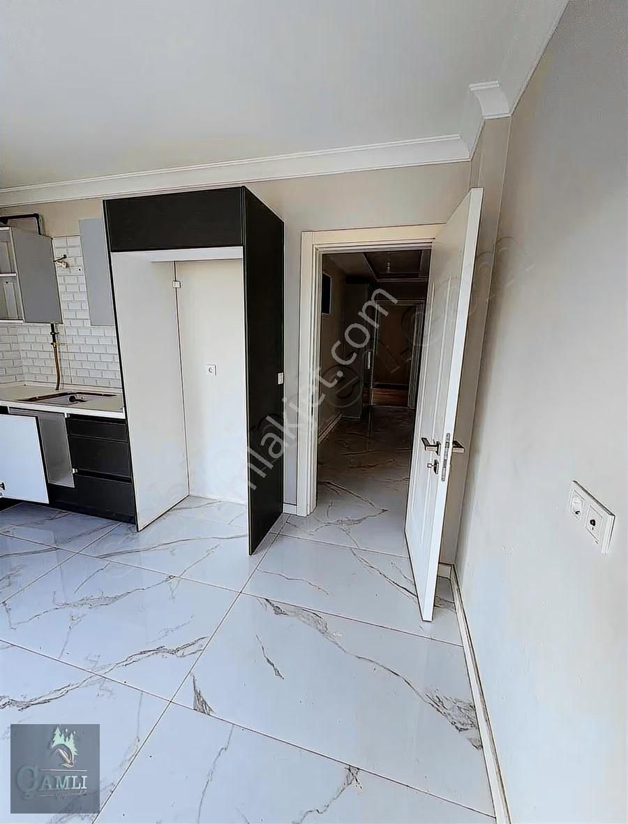 Seferisar Camikebir Muhteşem Lokasyonda Kiralık 3+1 Daire - Görsel 16