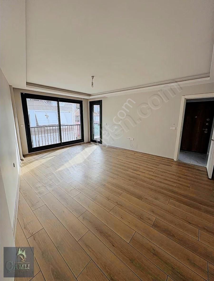 Seferisar Camikebir Muhteşem Lokasyonda Kiralık 3+1 Daire - Görsel 15