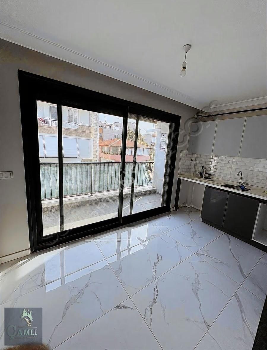 Seferisar Camikebir Muhteşem Lokasyonda Kiralık 3+1 Daire - Görsel 12