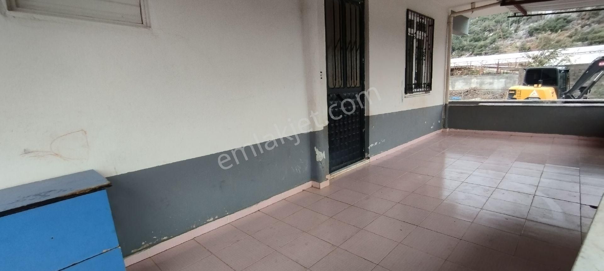 Beyobası Mahallesi'nde Denize Yakın Kiralık 2+1 - Görsel 3