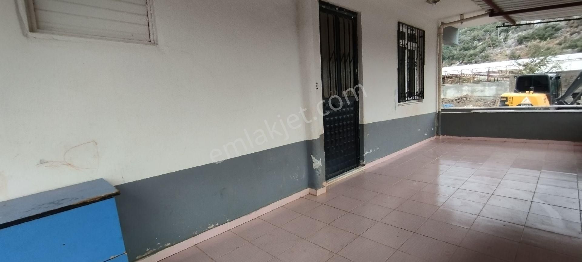 Beyobası Mahallesi'nde Denize Yakın Kiralık 2+1 - Görsel 2