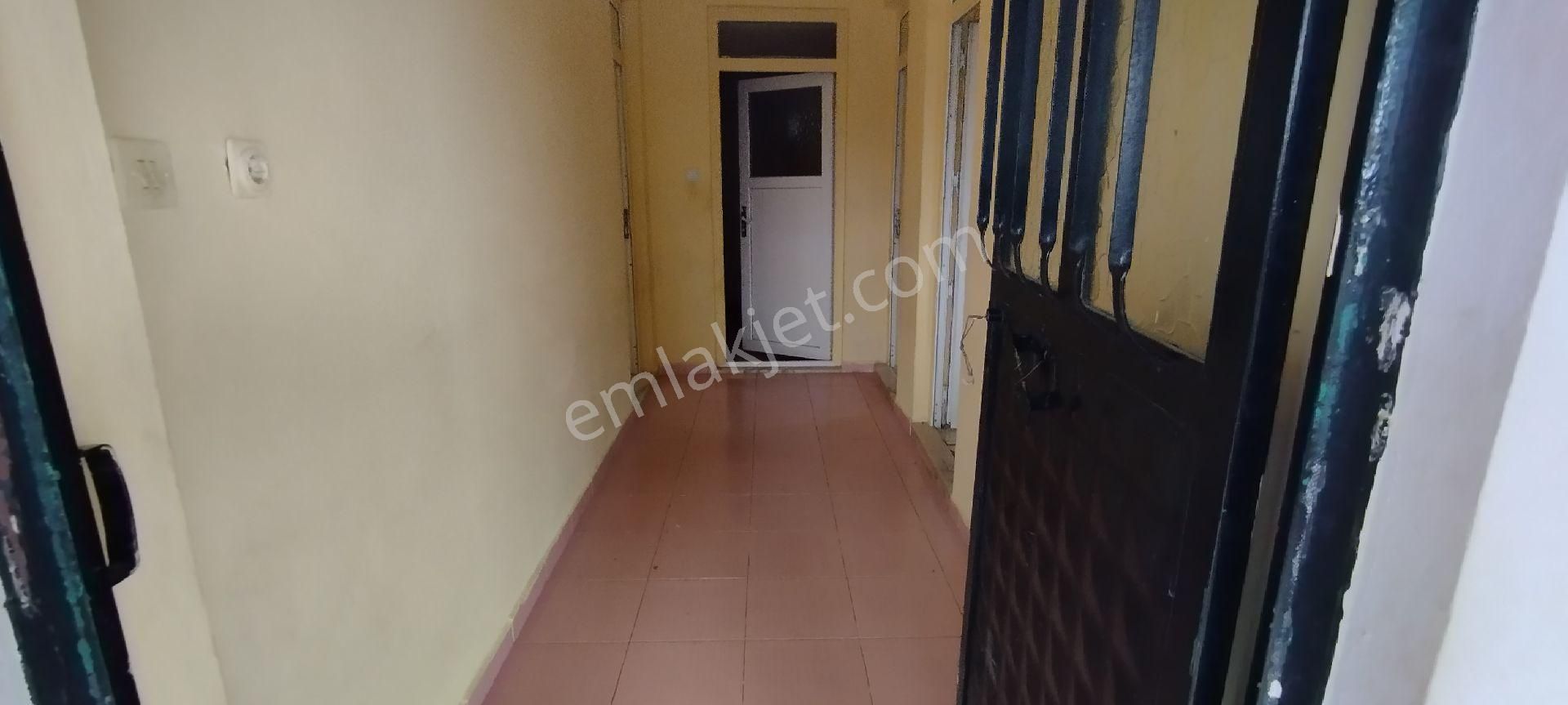 Beyobası Mahallesi'nde Denize Yakın Kiralık 2+1