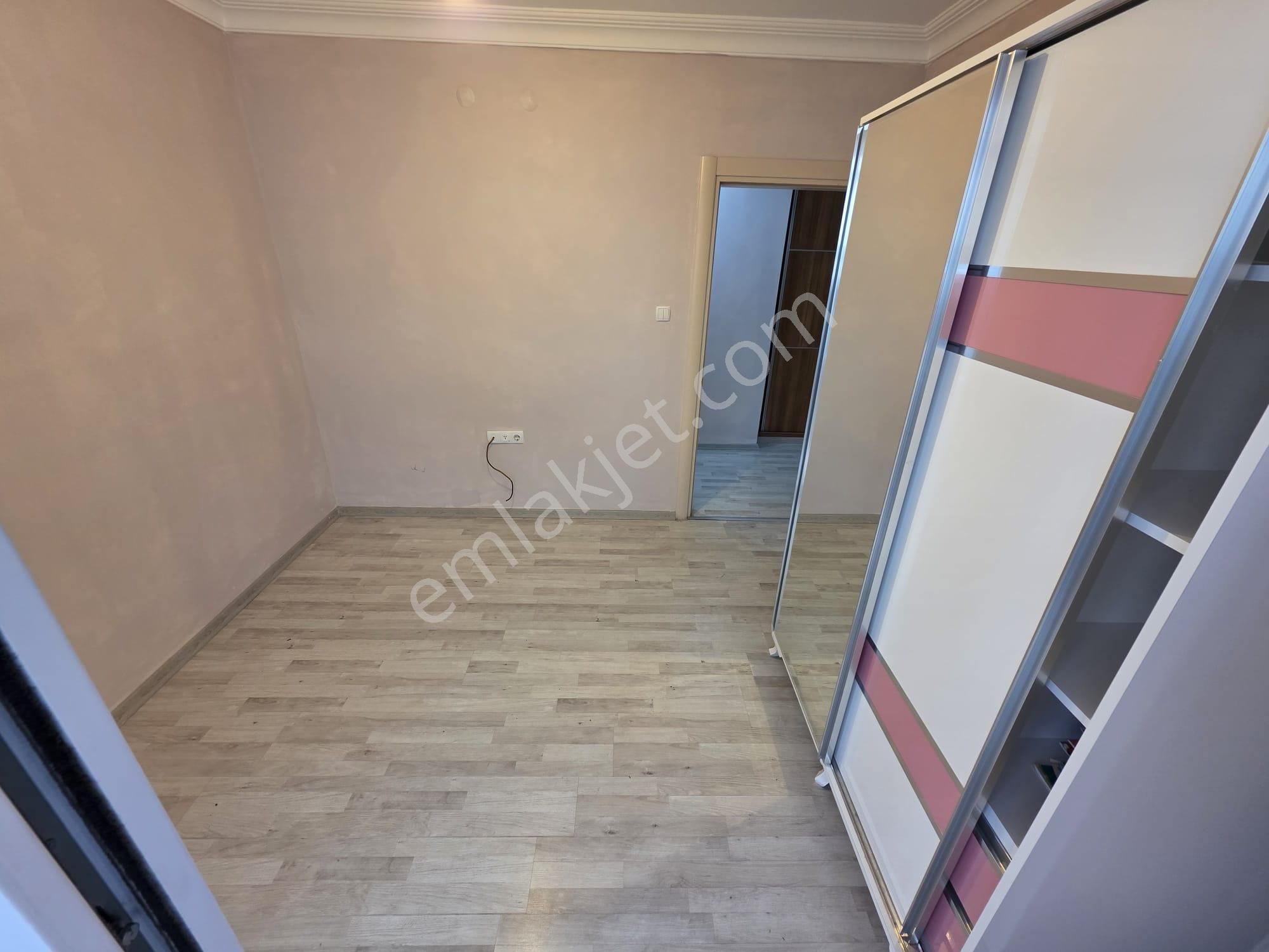 Irmaksudan Akçayda 3+1 Kaloriferli Ebeveynli Ayrı Mutfak Daire - Görsel 19