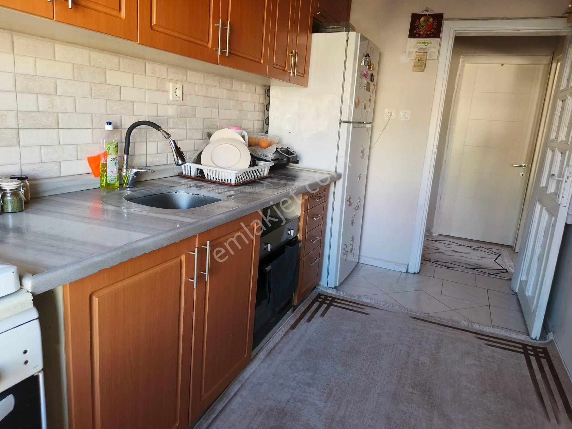 Güneyden Metroya 8 Dakika Yürüme 2+1.90 M2 En Üst Kat Daire - Görsel 13