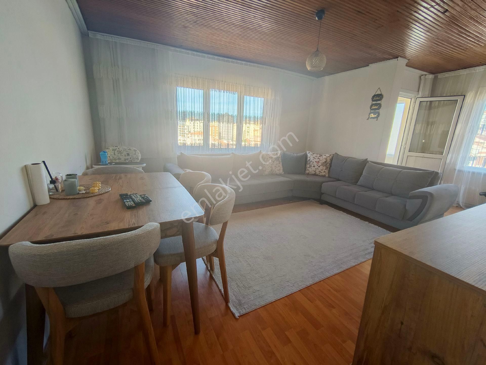 Güneyden Metroya 8 Dakika Yürüme 2+1.90 M2 En Üst Kat Daire - Görsel 3