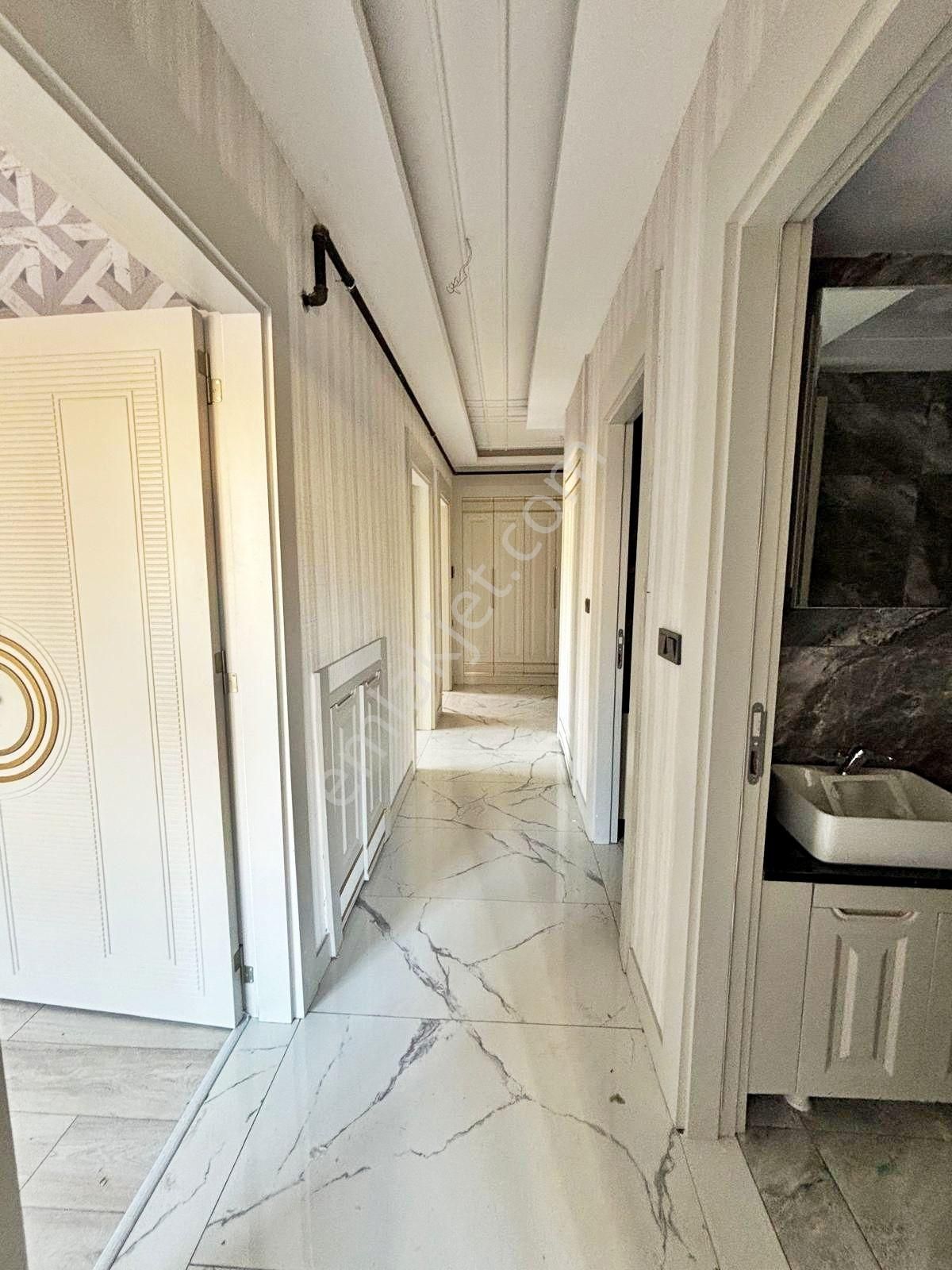 Alpaslan'da Ferah Yerden Isıtmalı Şık Tasarımıyla Lüx 2+1 Daire - Görsel 13