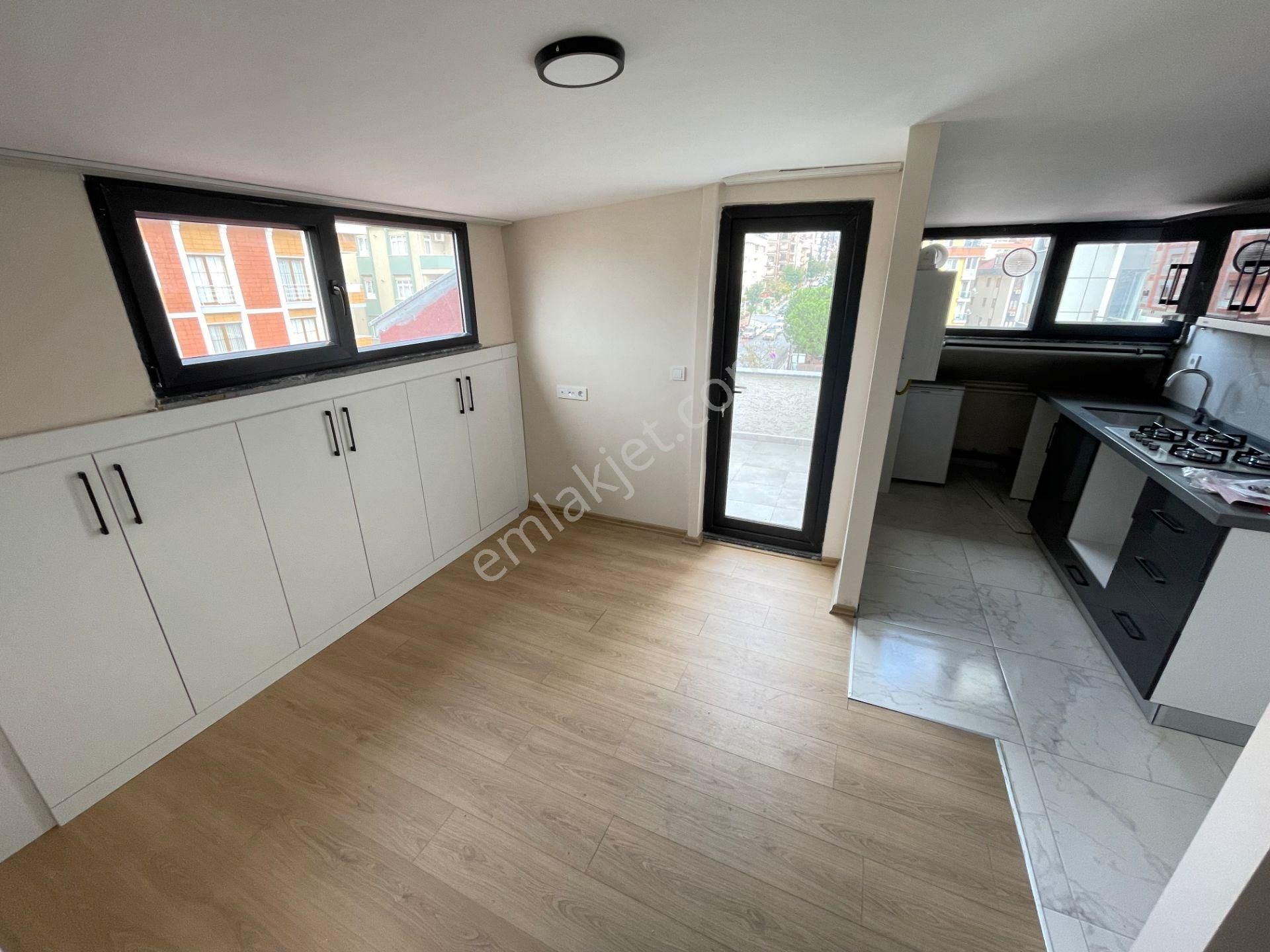 Yeditepe Üniv. Yakın Konumda, 19 Mayıs Cd Üzerinde Sıfır Bina 1+1 - Görsel 3