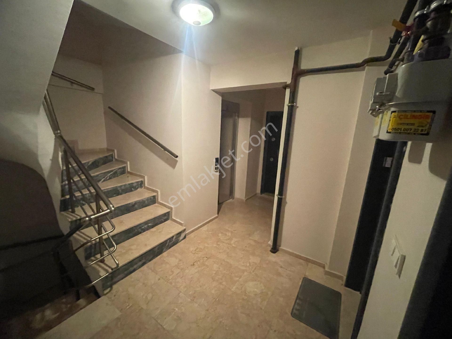 Aydın Zafer Mahallesinde Satılık 55 M2 1+1 Kısmi Eşyalı