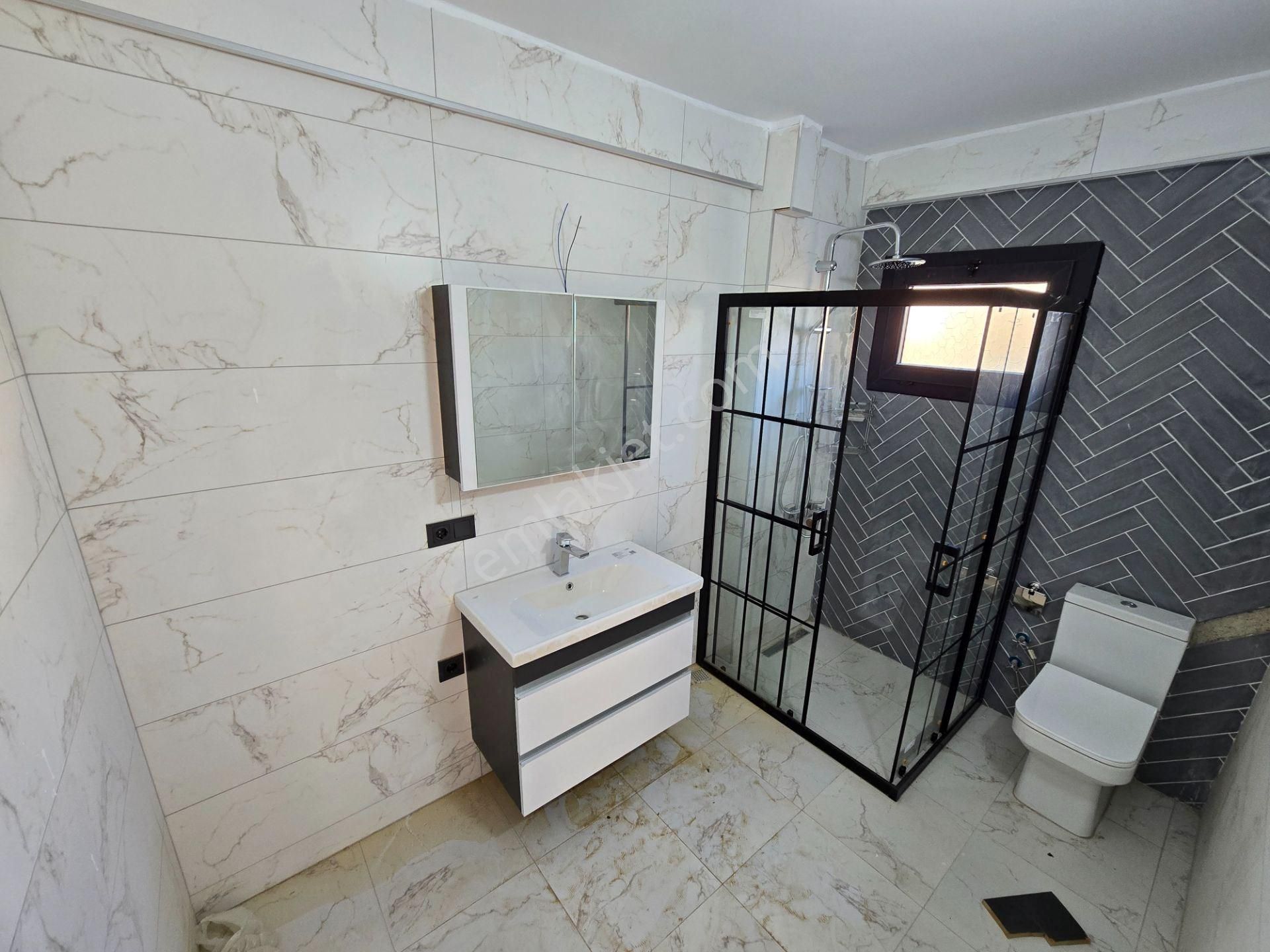 Kuşadası Davutlar’da Plaja Yakın, Özel Havuzlu Müstakil Triplex - Görsel 14