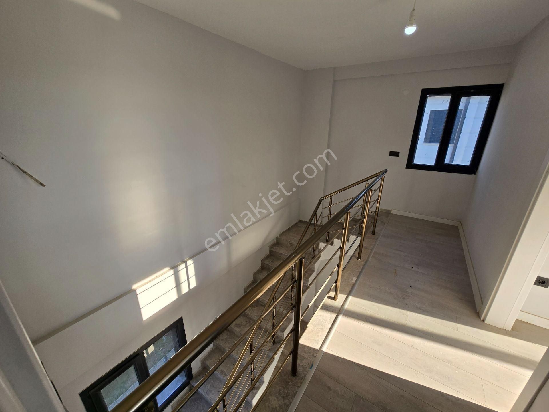 Kuşadası Davutlar’da Plaja Yakın, Özel Havuzlu Müstakil Triplex - Görsel 7