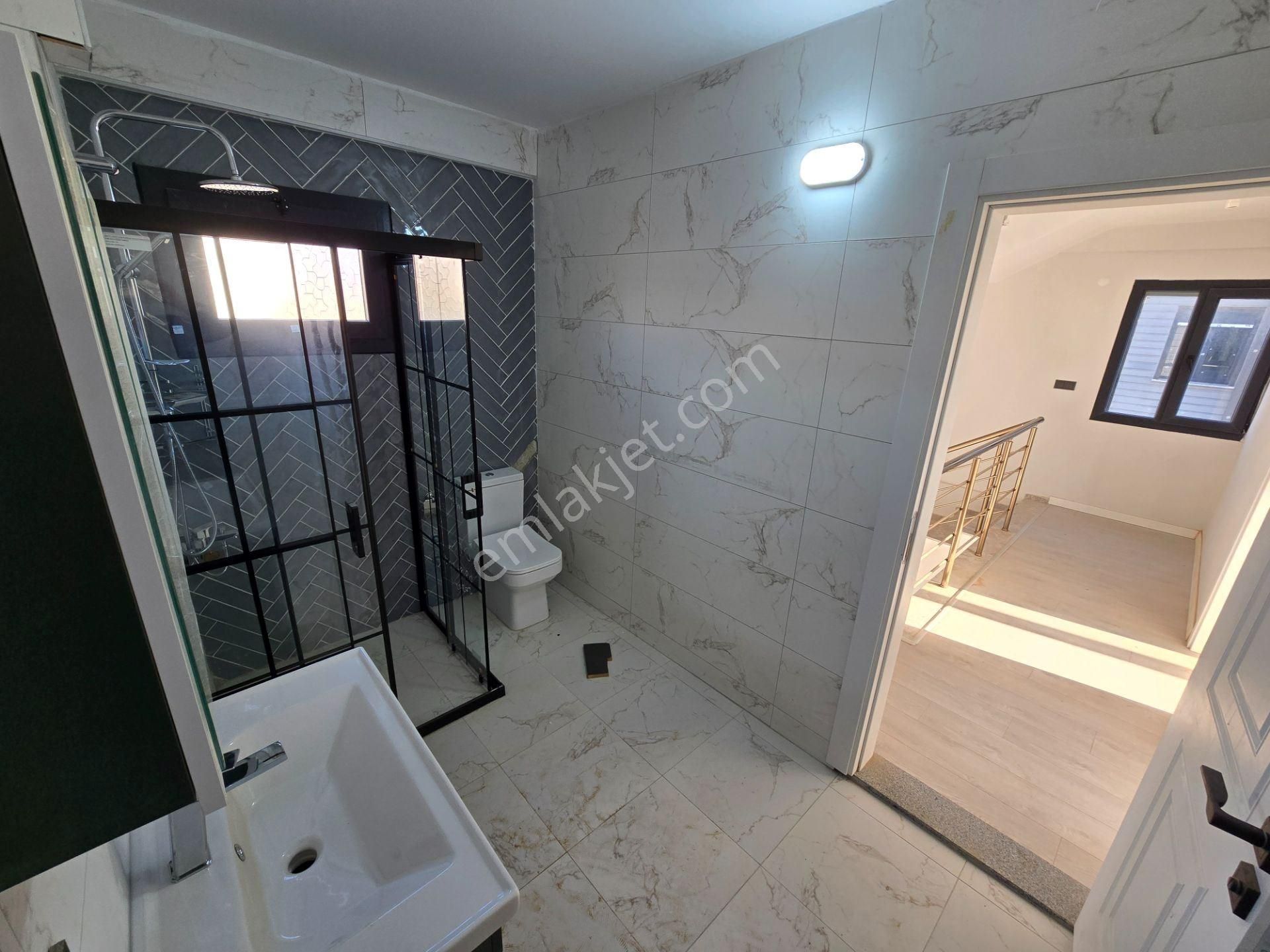 Kuşadası Davutlar’da Plaja Yakın, Özel Havuzlu Müstakil Triplex - Görsel 16