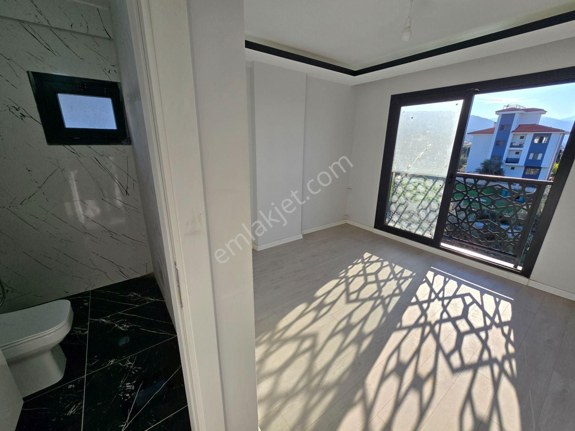 Kuşadası Davutlar’da Plaja Yakın, Özel Havuzlu Müstakil Triplex - Görsel 8