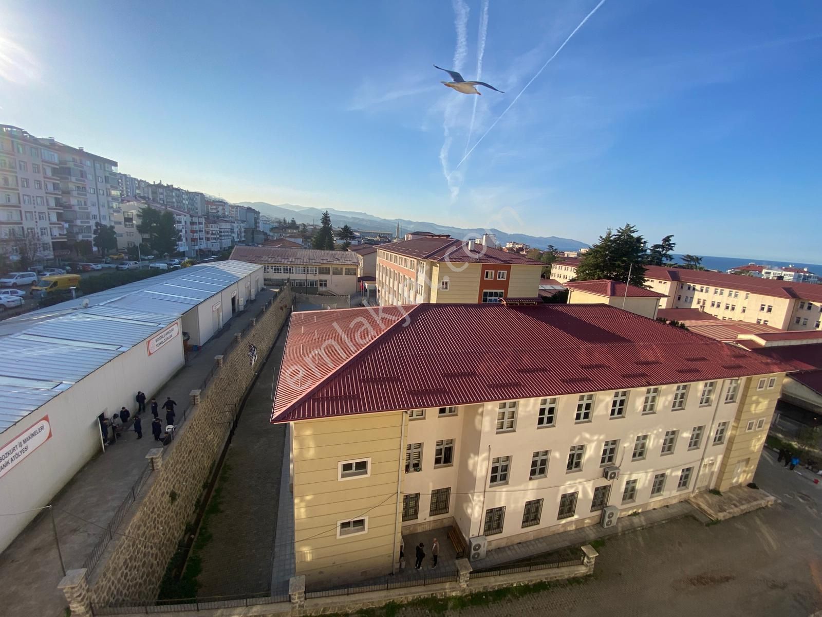 Trabzon'da Kiralık 2+1 Daire - Görsel 16