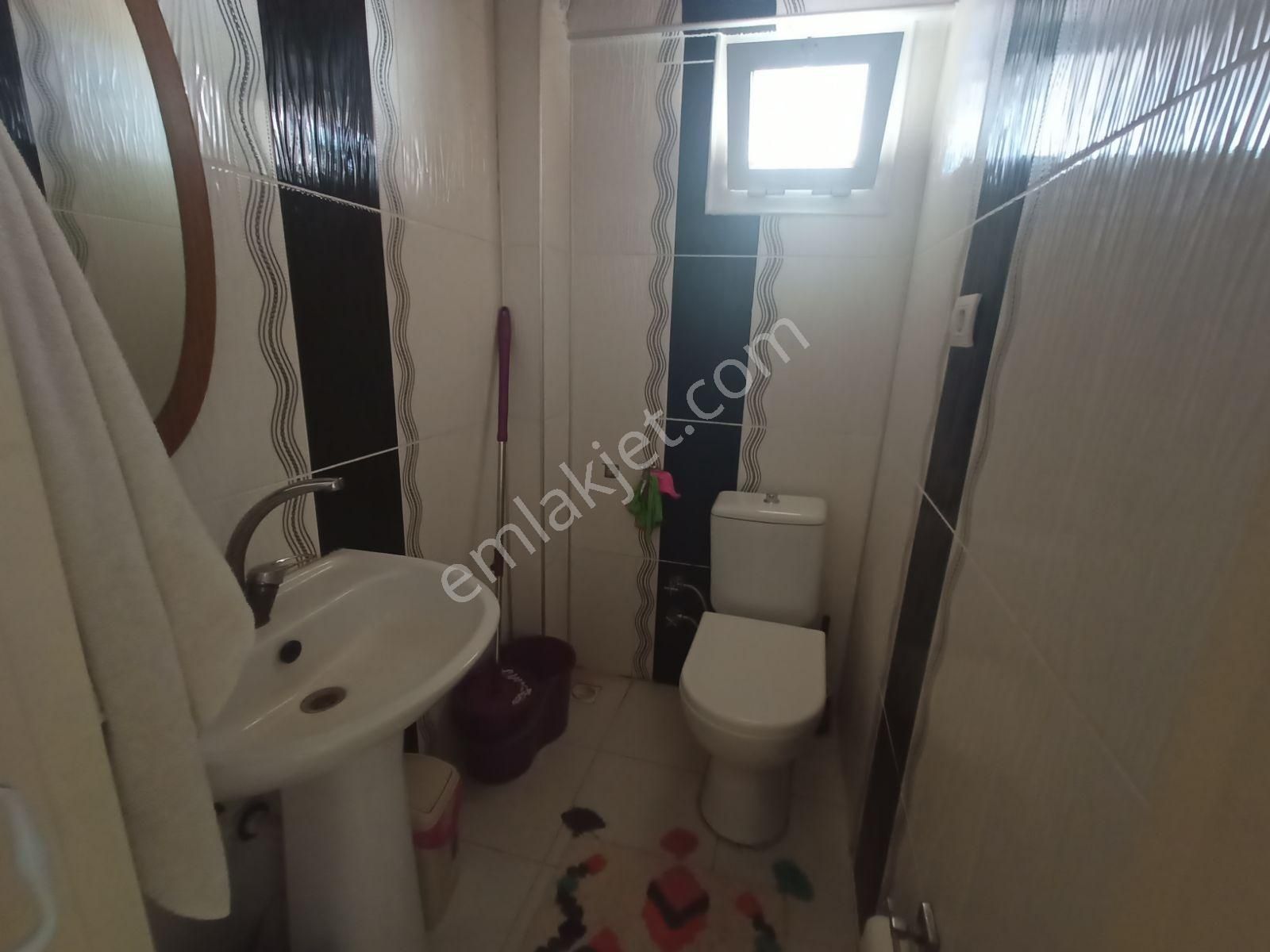 Kuşadası Merkezi Bölgede Eşyalı Kiralık 3+1 Dubleks Daire - Görsel 6