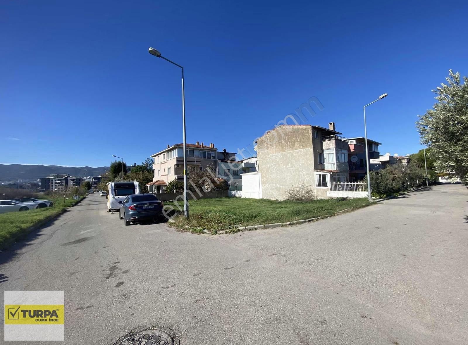 Gaziemir Beyazevler'de 235 M2 Köşe Parsel Arsa - Görsel 3