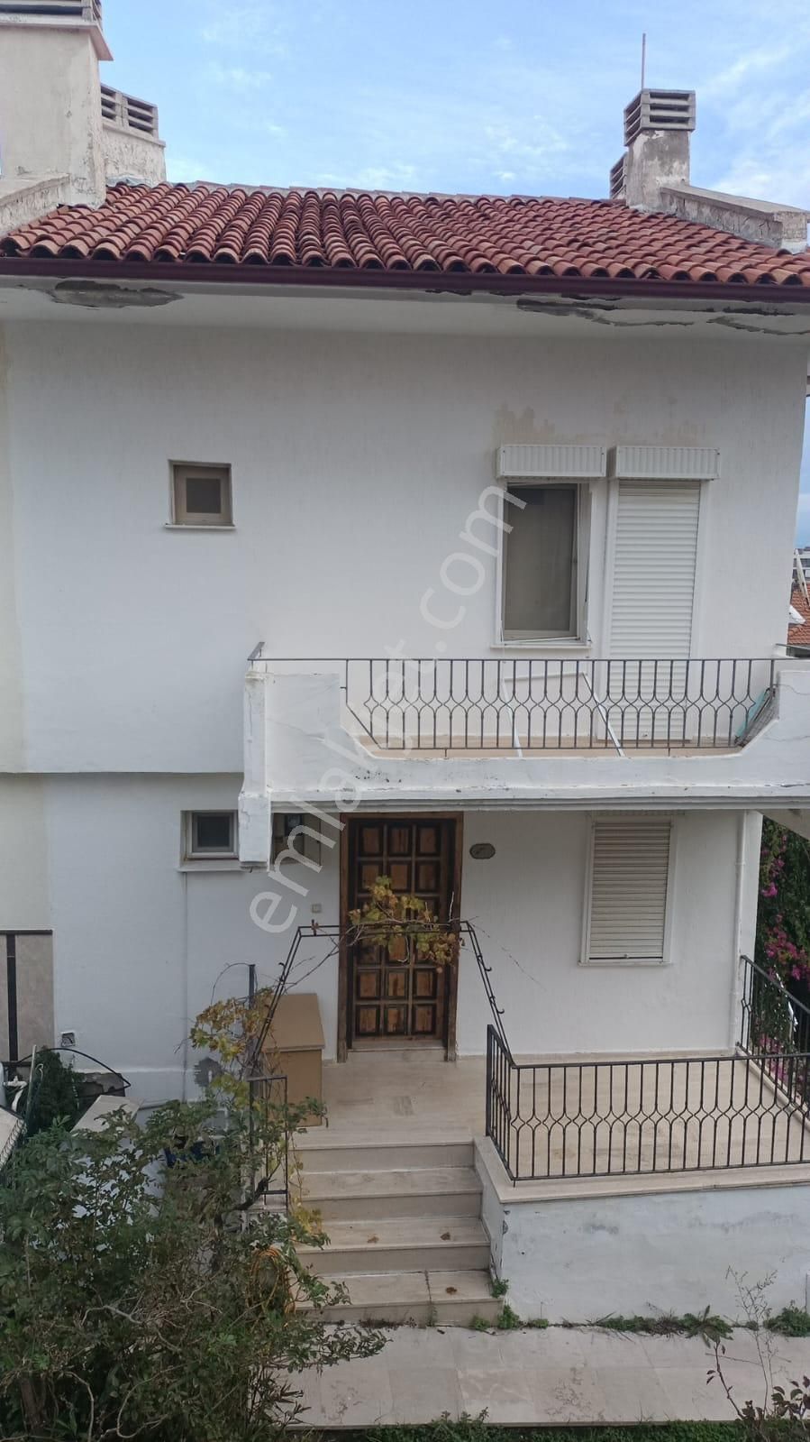 Alaçatı Gayrimenkulden Dalyan Cumhuriyet Mh.de Site İçinde Villa - Görsel 2