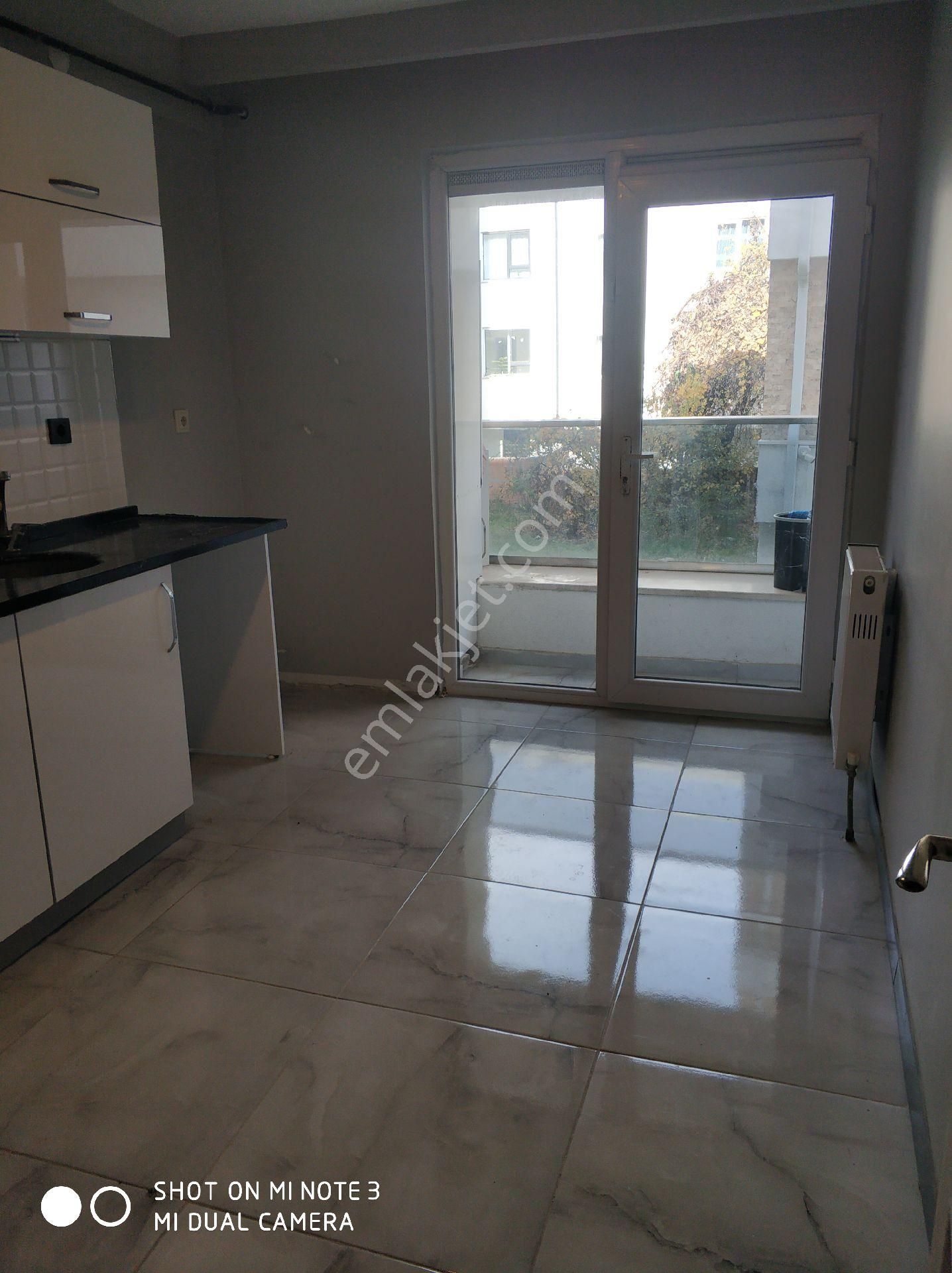 Kumlubel'de Kiralık 2+1 Asansörlü Balkonlu Bakımlı - Görsel 6