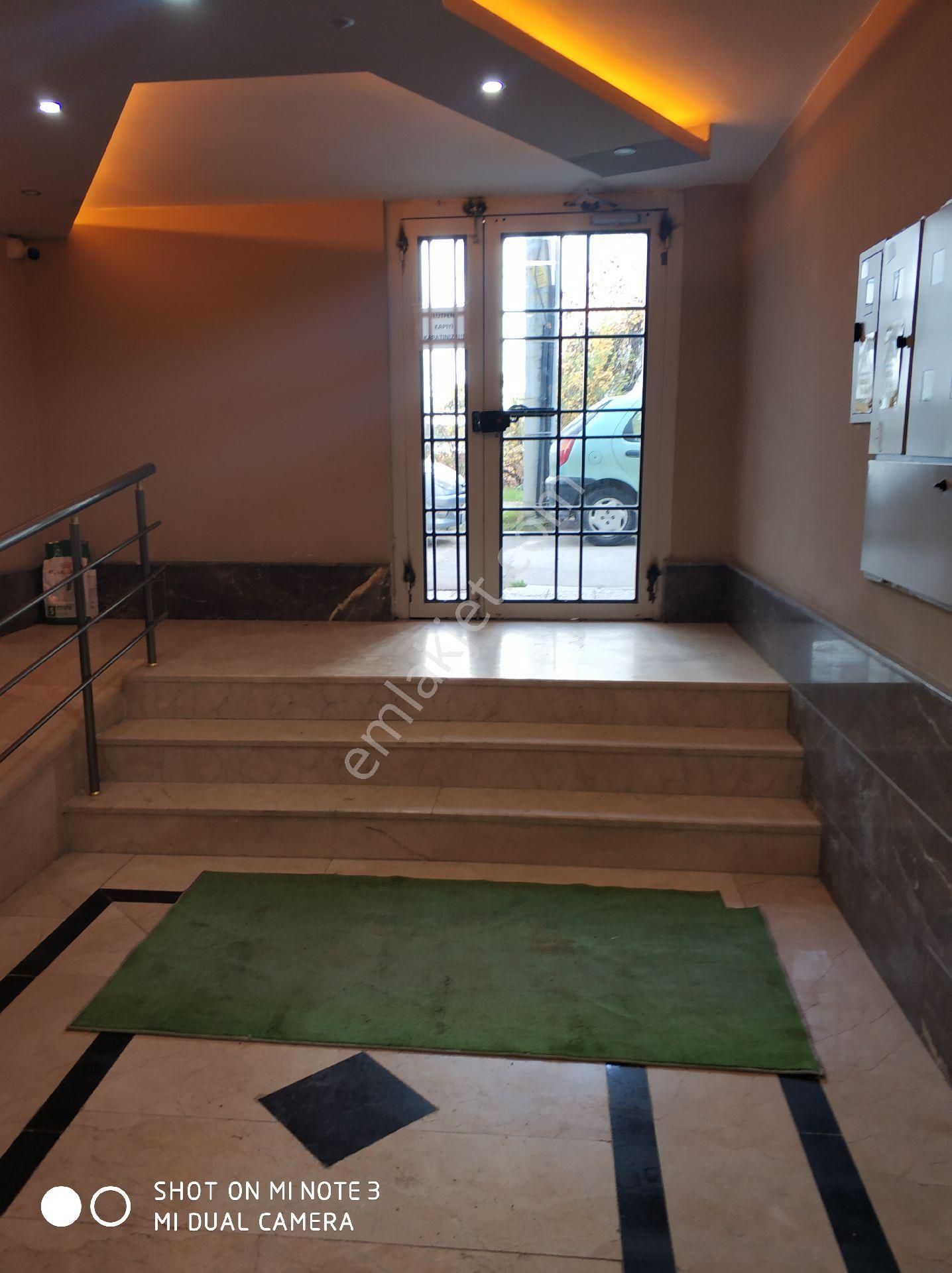 Kumlubel'de Kiralık 2+1 Asansörlü Balkonlu Bakımlı - Görsel 3