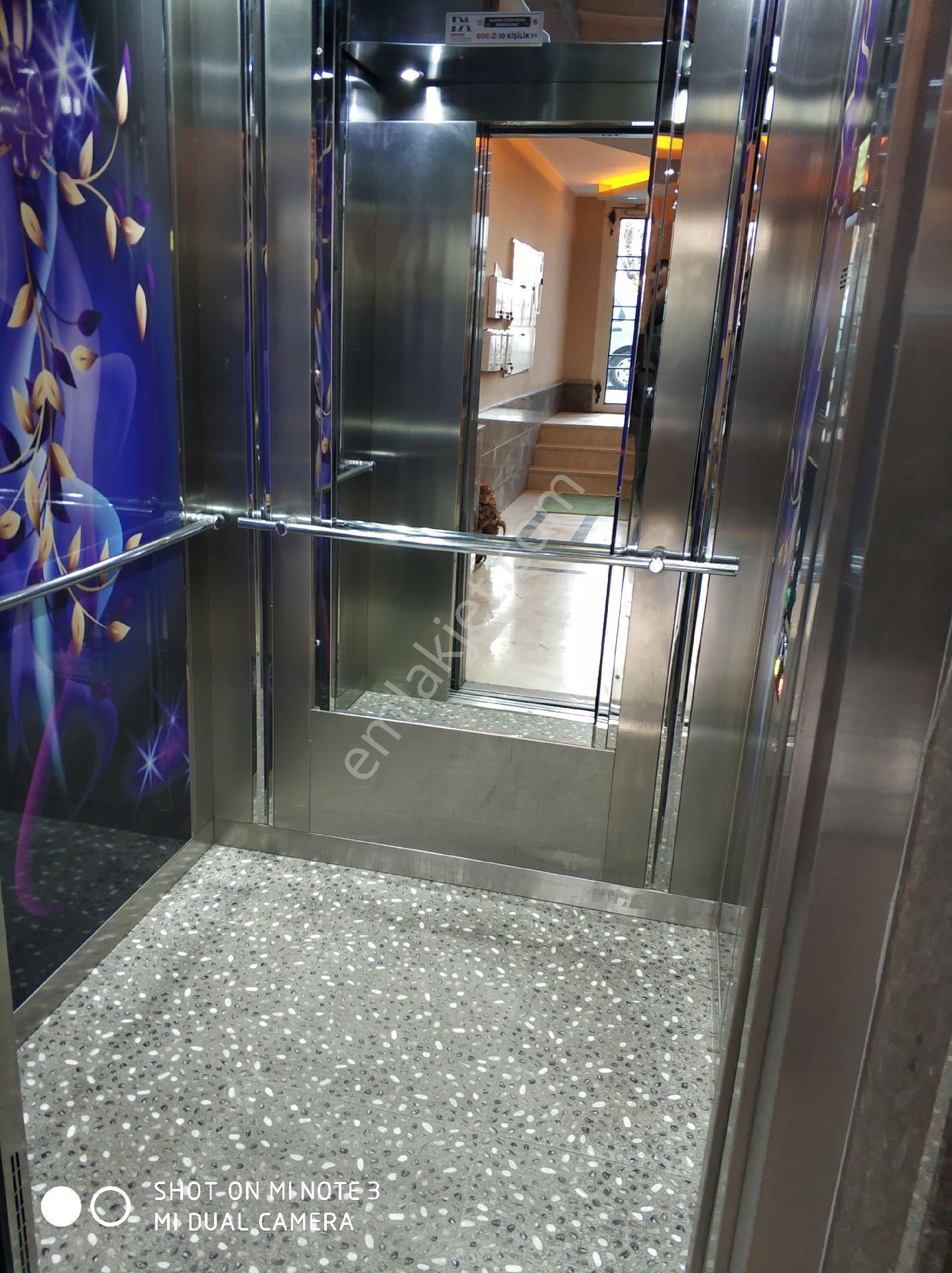 Kumlubel'de Kiralık 2+1 Asansörlü Balkonlu Bakımlı - Görsel 4