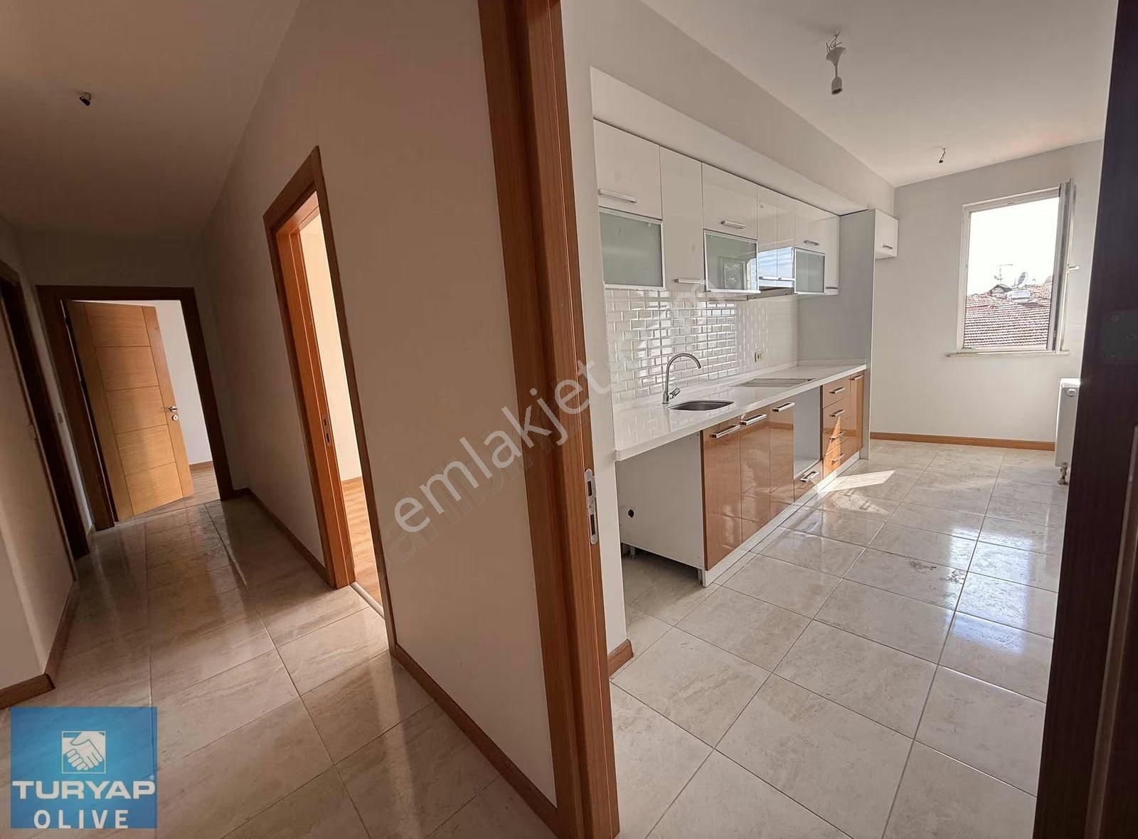 Küçükçekmece Yenimahalle Konutlarında Büyük Tip 2+1 Daire - Görsel 18