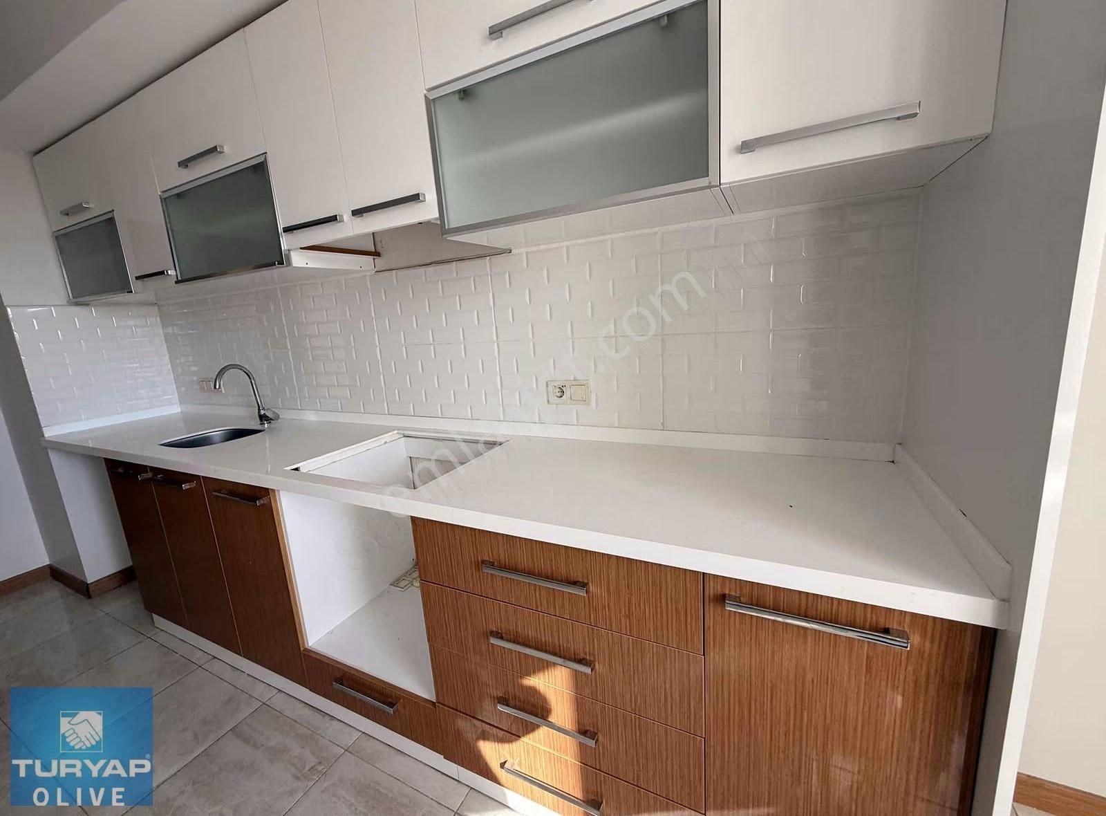 Küçükçekmece Yenimahalle Konutlarında Büyük Tip 2+1 Daire - Görsel 6