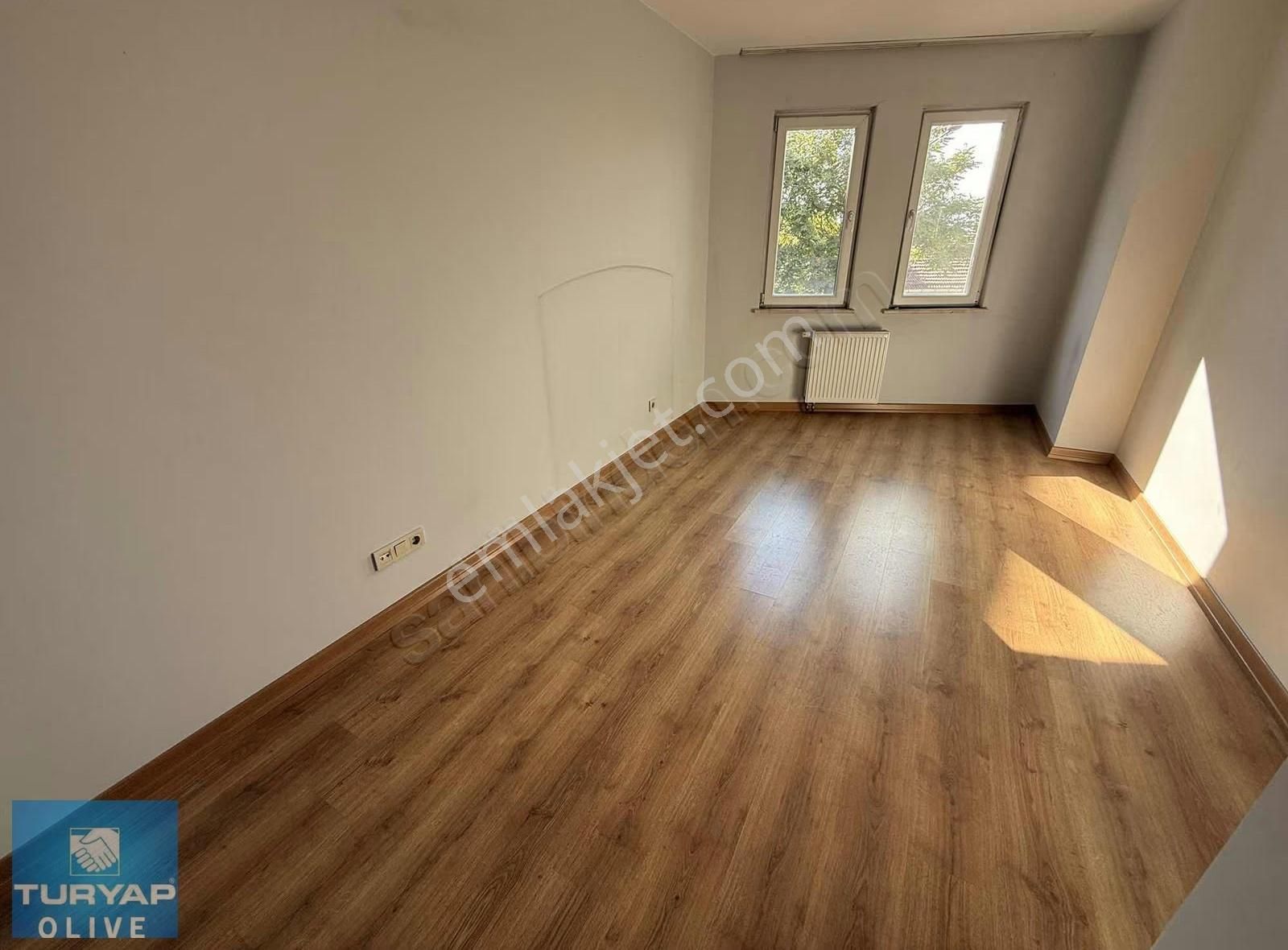 Küçükçekmece Yenimahalle Konutlarında Büyük Tip 2+1 Daire - Görsel 10