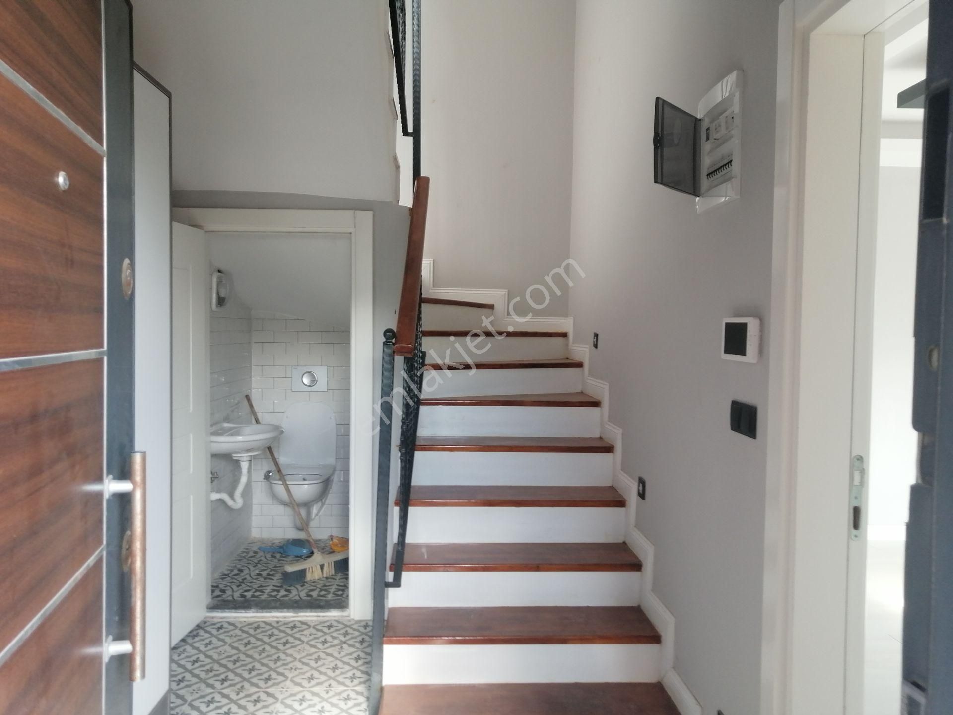 İzmir Torbalı Gold Emlaktan Satılık 5x1 Sıfır Tribleks Vila