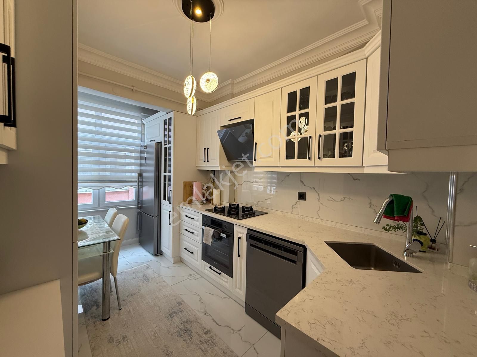 Delux'den 100. Yıl Mah Deniz Manzaralı Full Tadilatlı Satılık 3+1 - Görsel 8