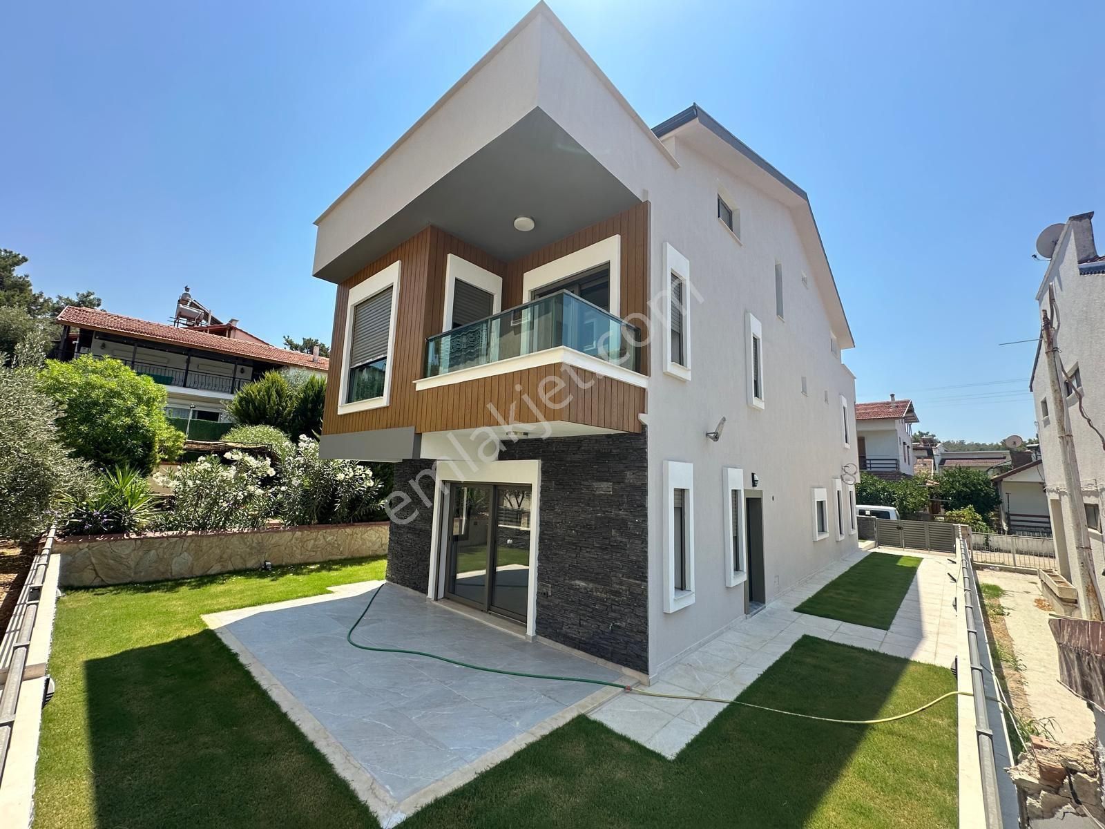 | Global | Denize 150 Metre Lüks Otoparklı Villa - Görsel 11