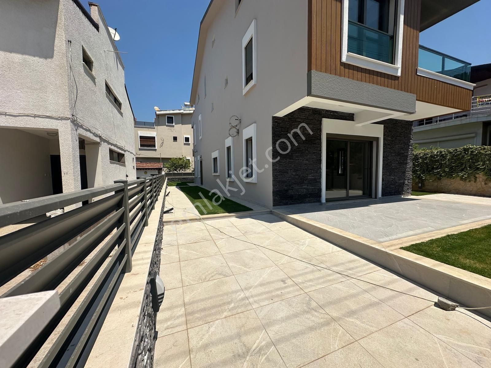 | Global | Denize 150 Metre Lüks Otoparklı Villa - Görsel 8