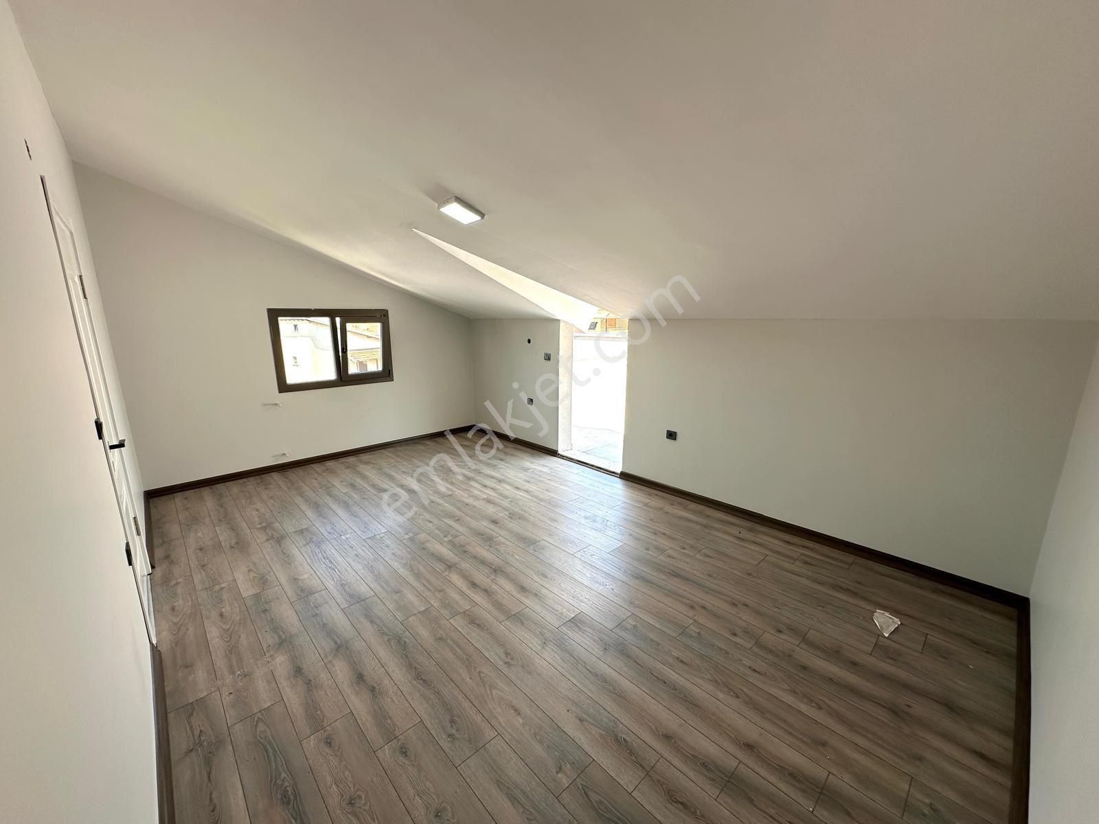 | Global | Denize 150 Metre Lüks Otoparklı Villa - Görsel 23