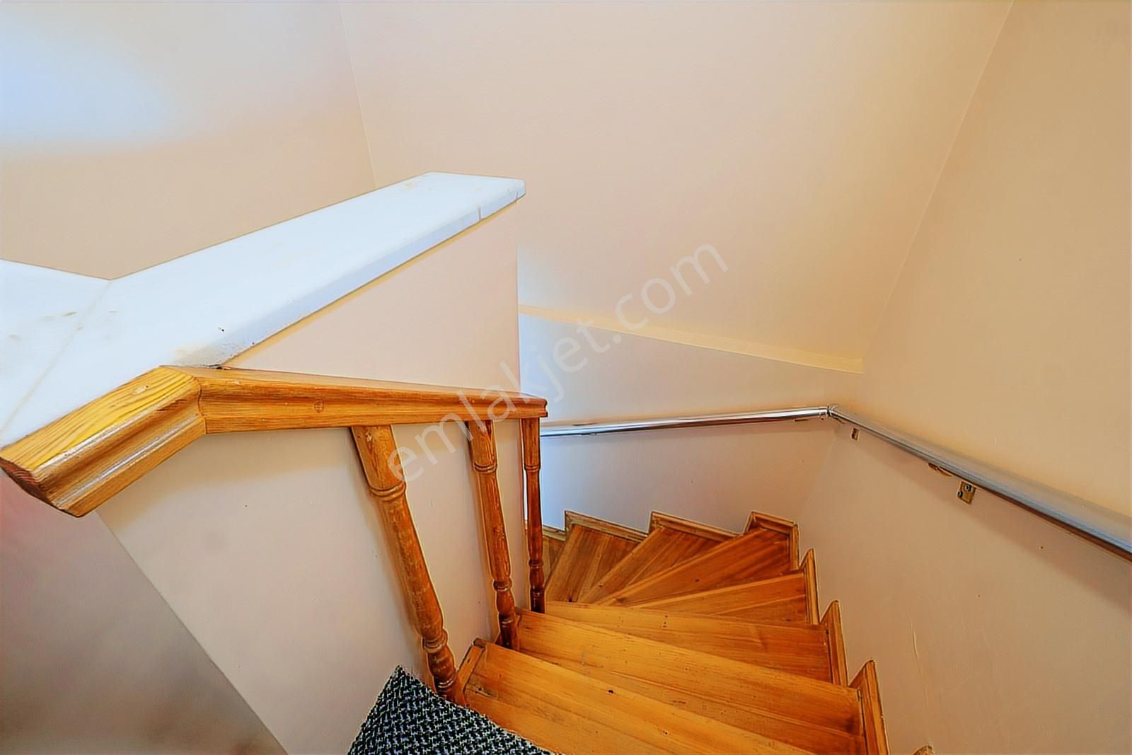 Remax Advantage'den Çamlıca Yeşılkent Sıtesı 5+1 Satılık Vılla - Görsel 13