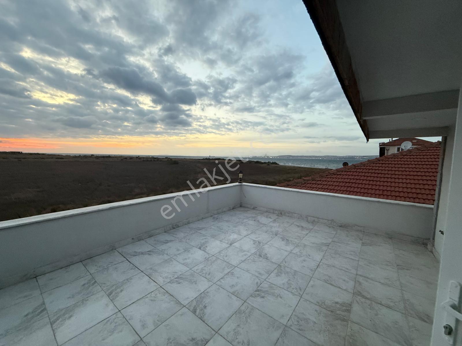 Yalova Altınkum Sitesinde Satlık Full Tadilatlı Triplex Kelebek Villa - Görsel 15