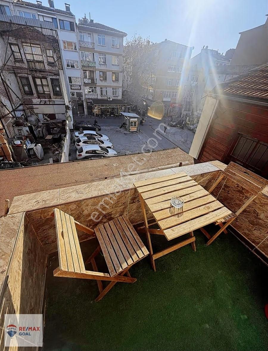 Rıhtıma Ve Ulaşıma Yakın İçi Yenilenmiş Satılık Daire - Görsel 2