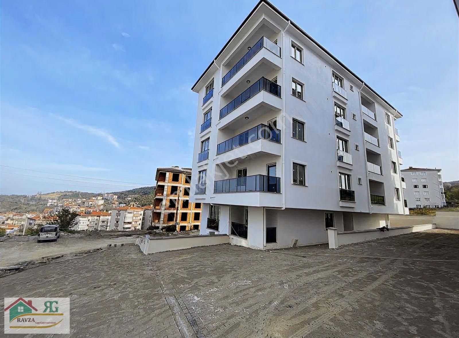 Ravza Yapı Gayrimenkulden 1+1 Taşınmaya Hazır - Görsel 13