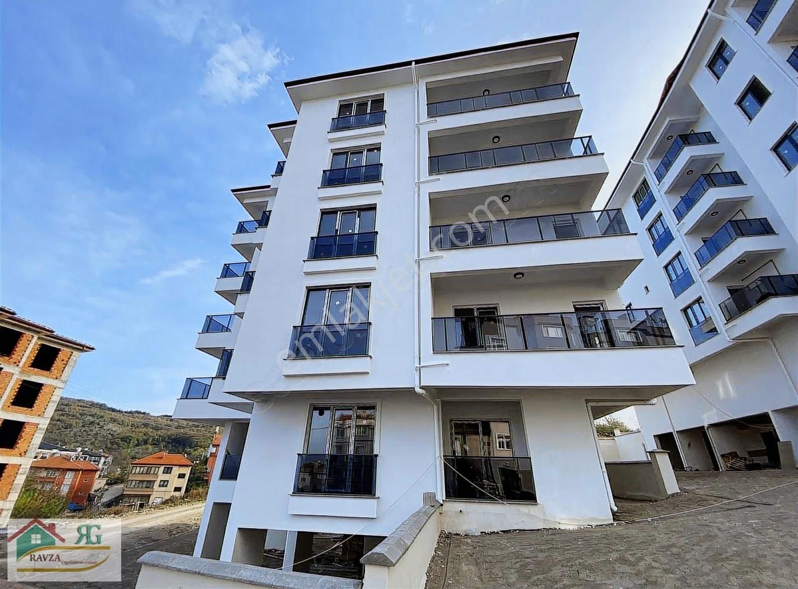Ravza Yapı Gayrimenkulden 1+1 Taşınmaya Hazır - Görsel 4