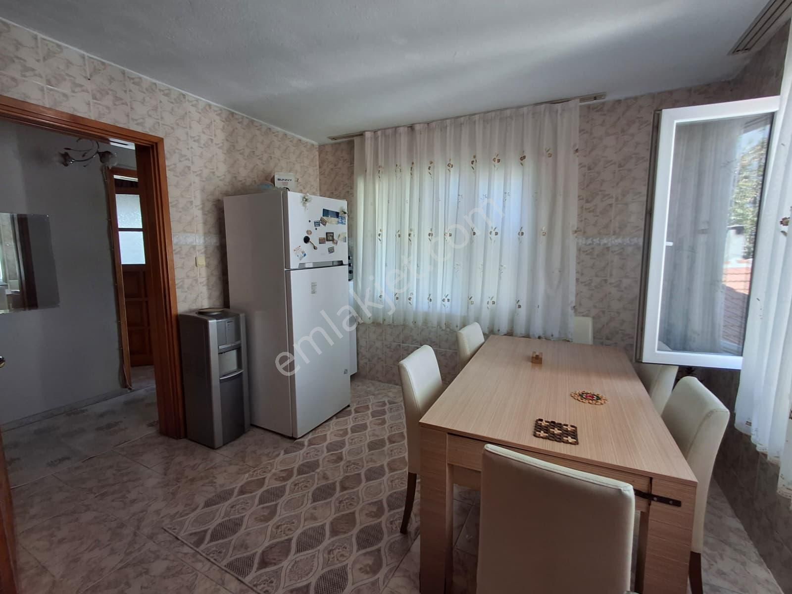 Çiğli Kaklıç Mahallesi Satılık 3 Katlı Bina - 3 Adet 3+1 Daire - Görsel 8