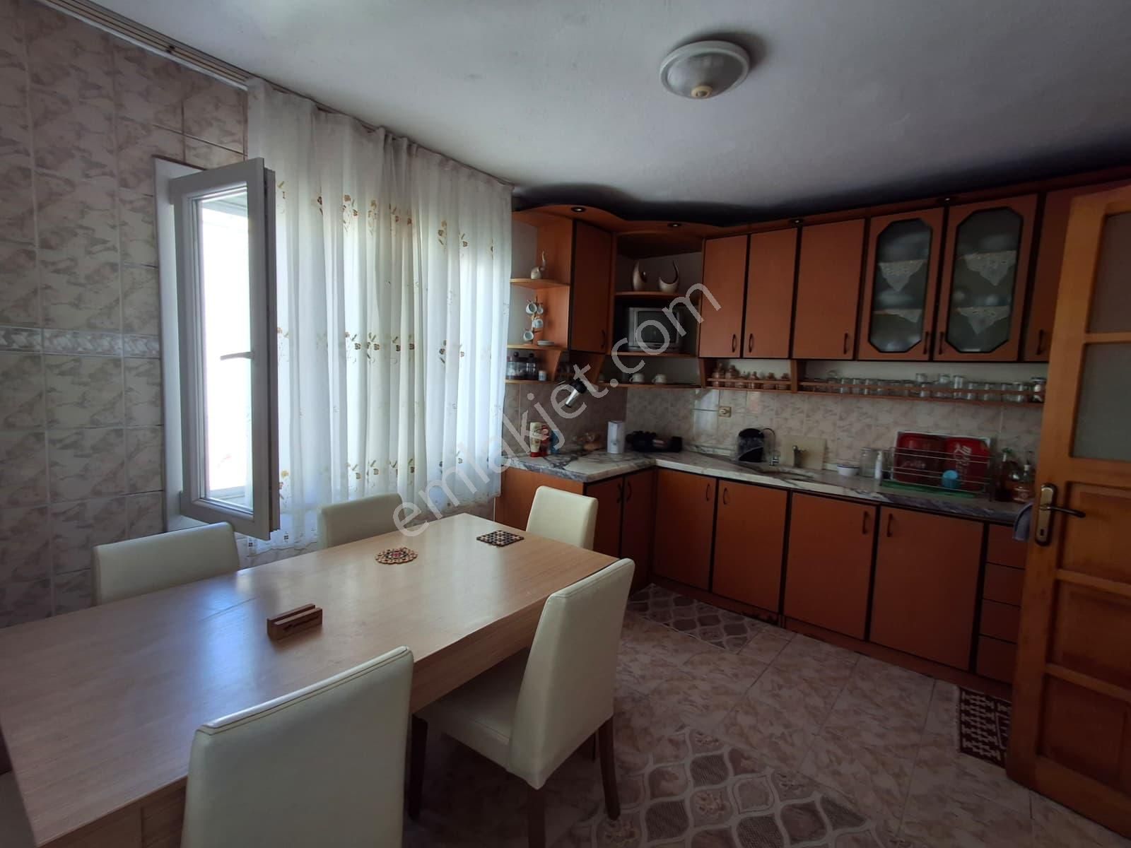 Çiğli Kaklıç Mahallesi Satılık 3 Katlı Bina - 3 Adet 3+1 Daire - Görsel 9