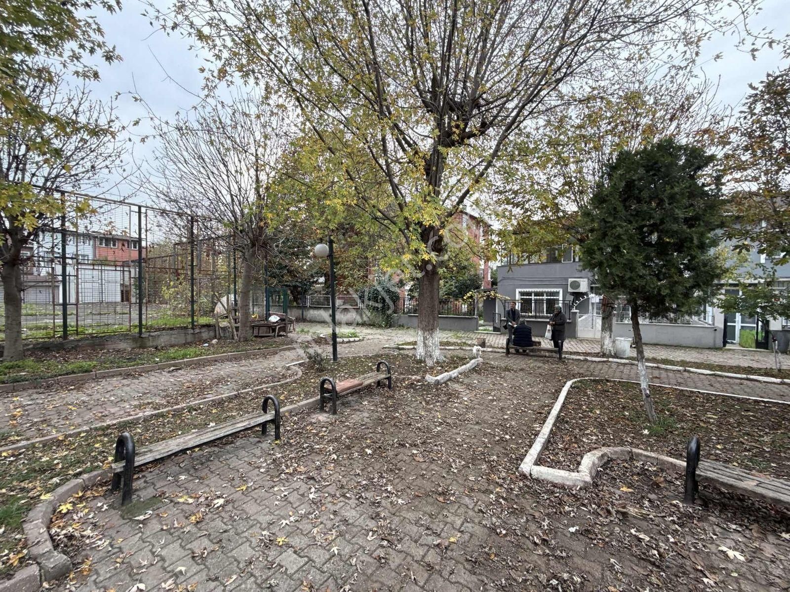 Bahçelievlerde Site İçinde Bahçeli 2 Katlı Satılık Müstakil Ev - Görsel 4